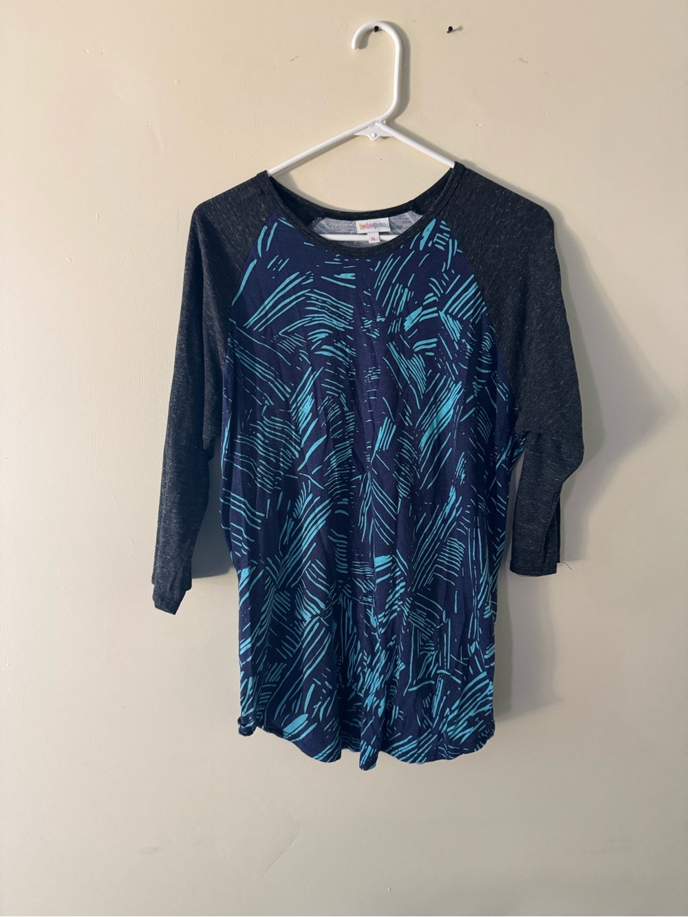 LuLaRoe Randy Raglan Top XL Blue Abstract Print 3/4 Sleeve Women’s